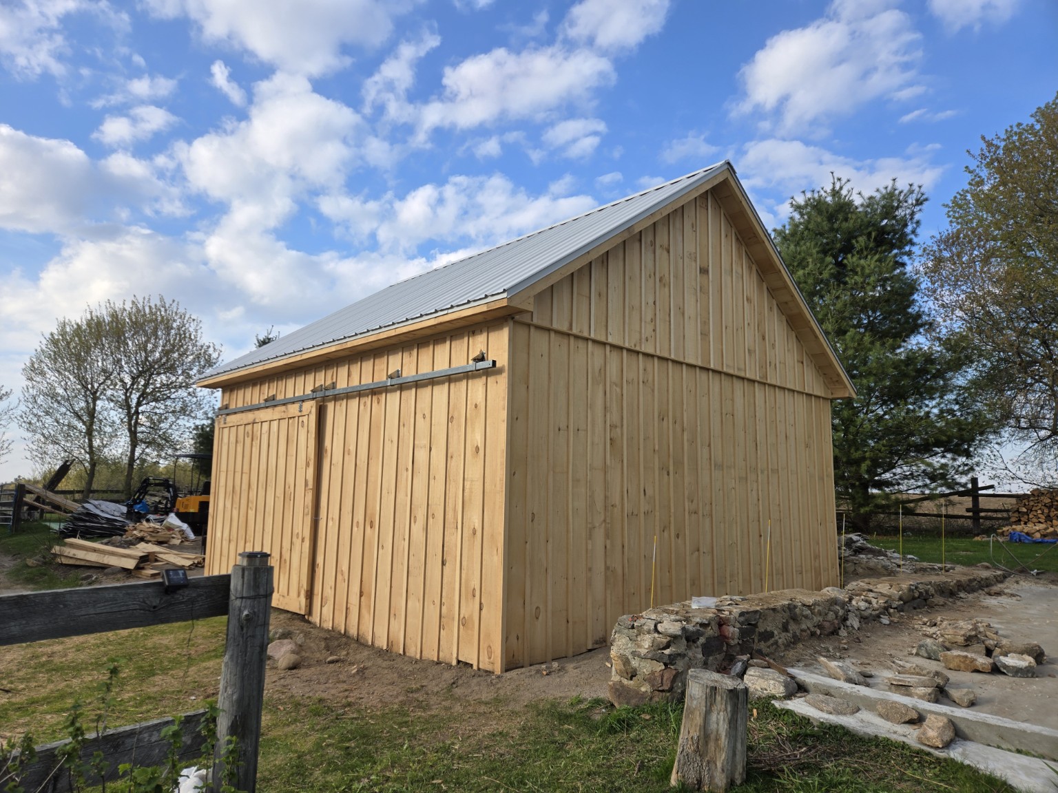 Front three-quarter view of the Scugog timber-frame barn